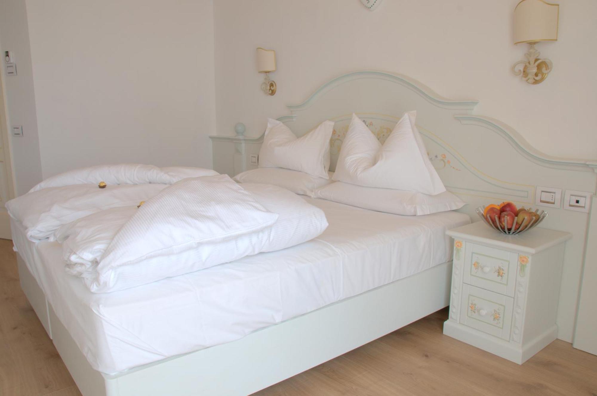 Relais Fior Di Bosco Aparthotel Folgaria Bagian luar foto